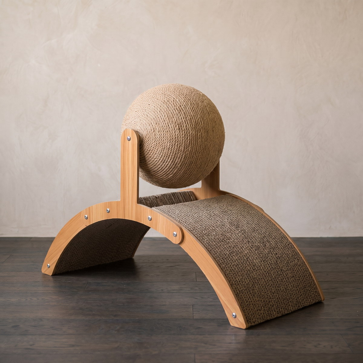 Arc Scratch Lounger - lifestyle