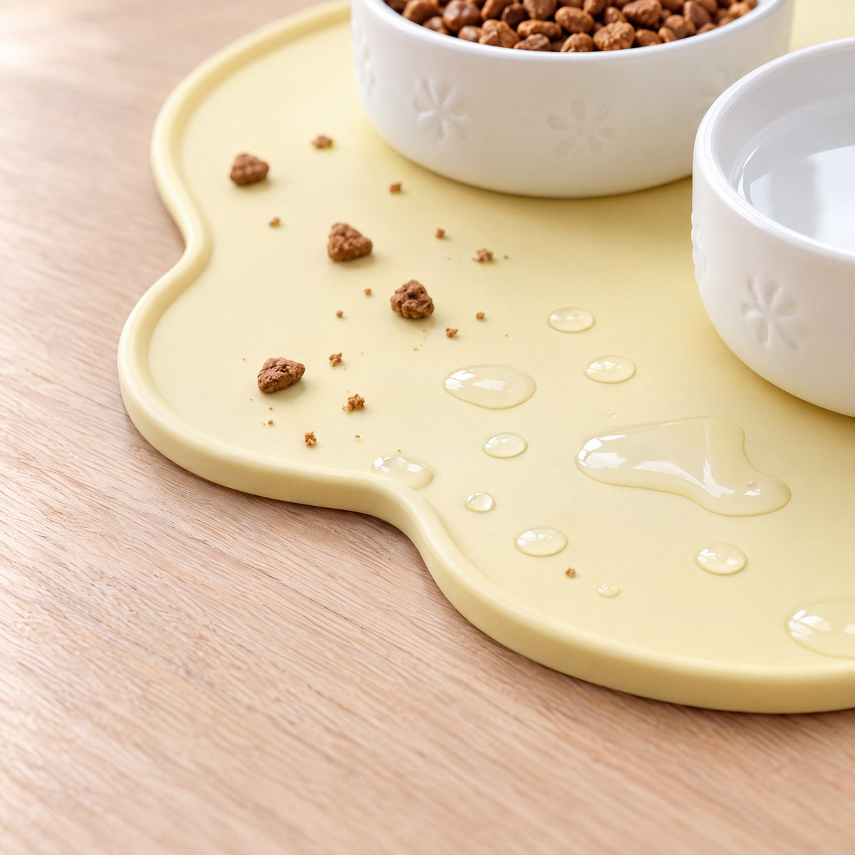 Cloud Silicone Feeding Mat - Yellow - close up