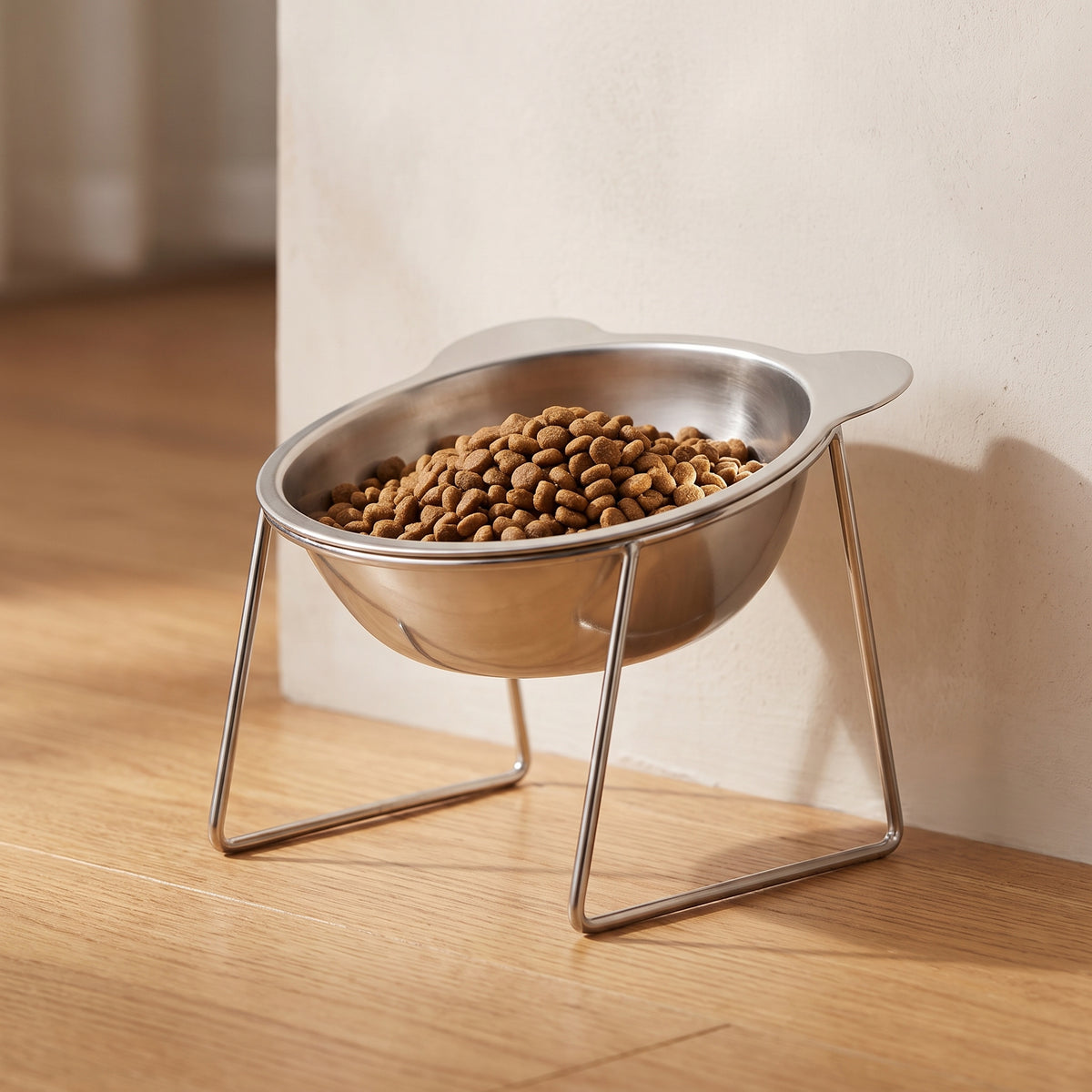 Crest Tilted Bowl - feature