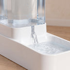 Flow Gravity Feeder Set - Water Dispenser 3.8 L - close up