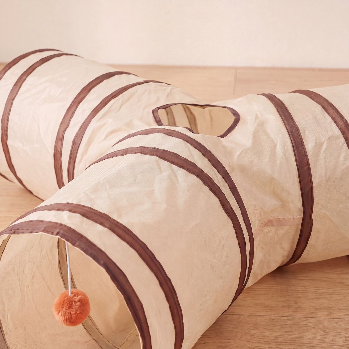 Hide Play Tunnel - Y-Shape - close up