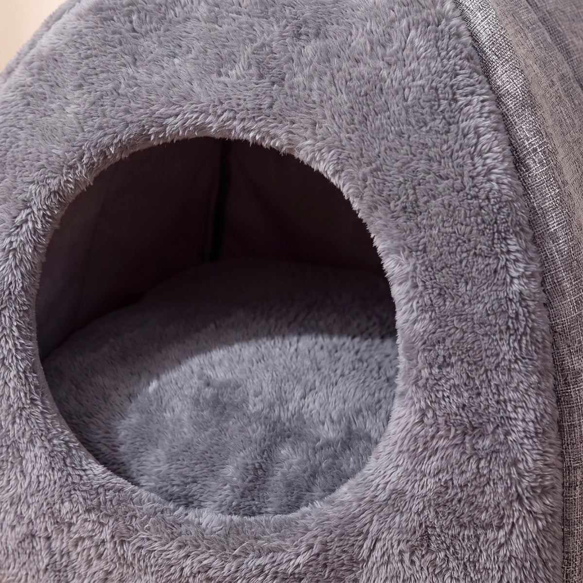 Hut Fleece Cave Bed - close up