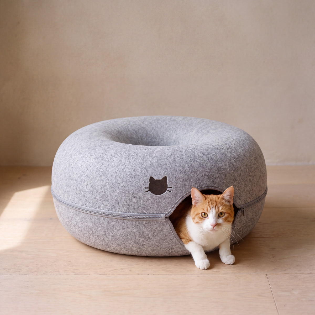 Loop Felt Tunnel Bed - Light Grey with hole - with a cat
