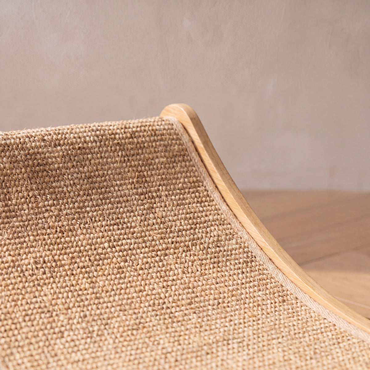 Ridge Scratch Bed - close up
