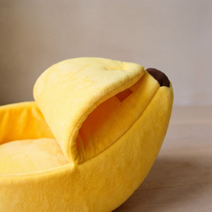 Snug Banana Bed — banana shape
folding peel