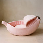 Snug Banana Bed pink banana cat bed - detail