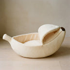 Snug Banana Bed white banana cat bed - detail