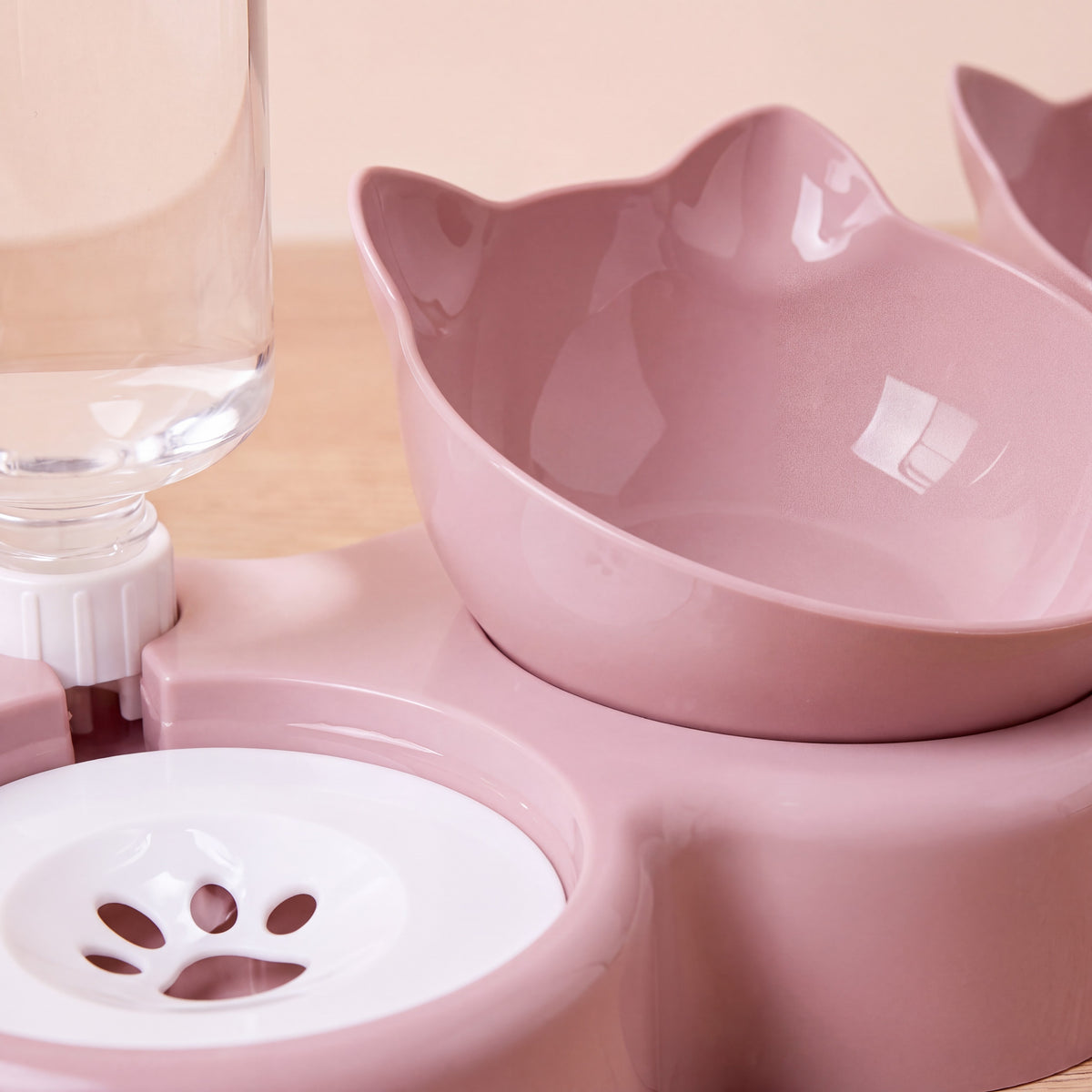 Twin Ear Feeding Station - Blush - close up