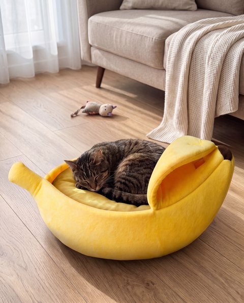 Snug Banana Bed, styled by Purli